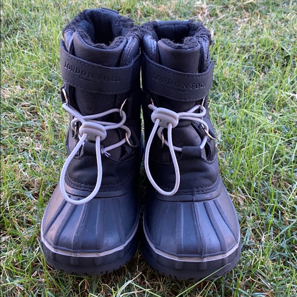 Boys Girls Black Snow Boots 10 with velcro strap
